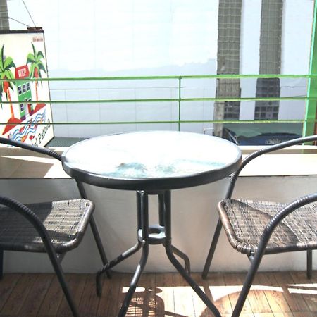 Enrico Hostel Patong Exteriör bild