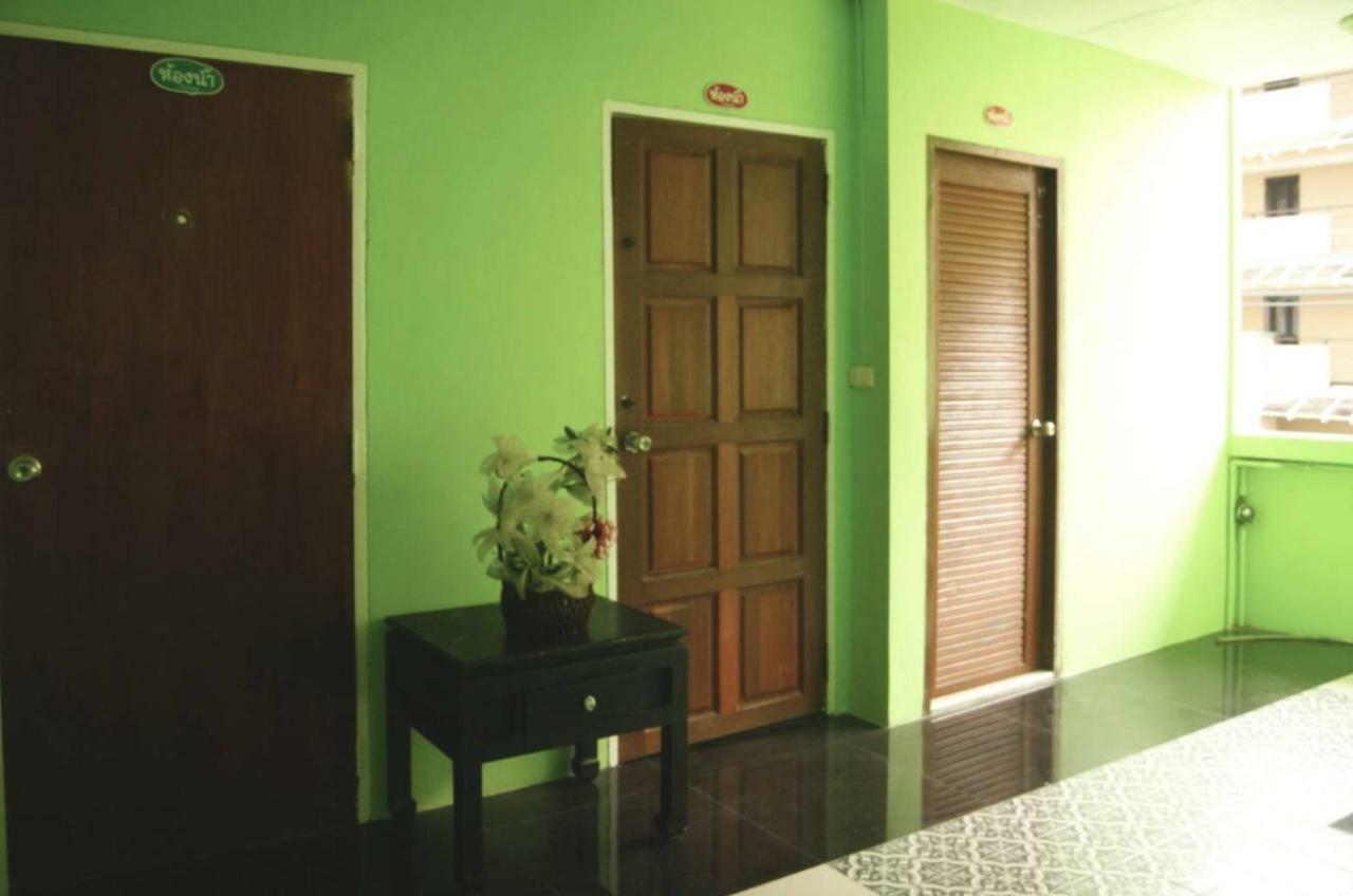 Enrico Hostel Patong Exteriör bild