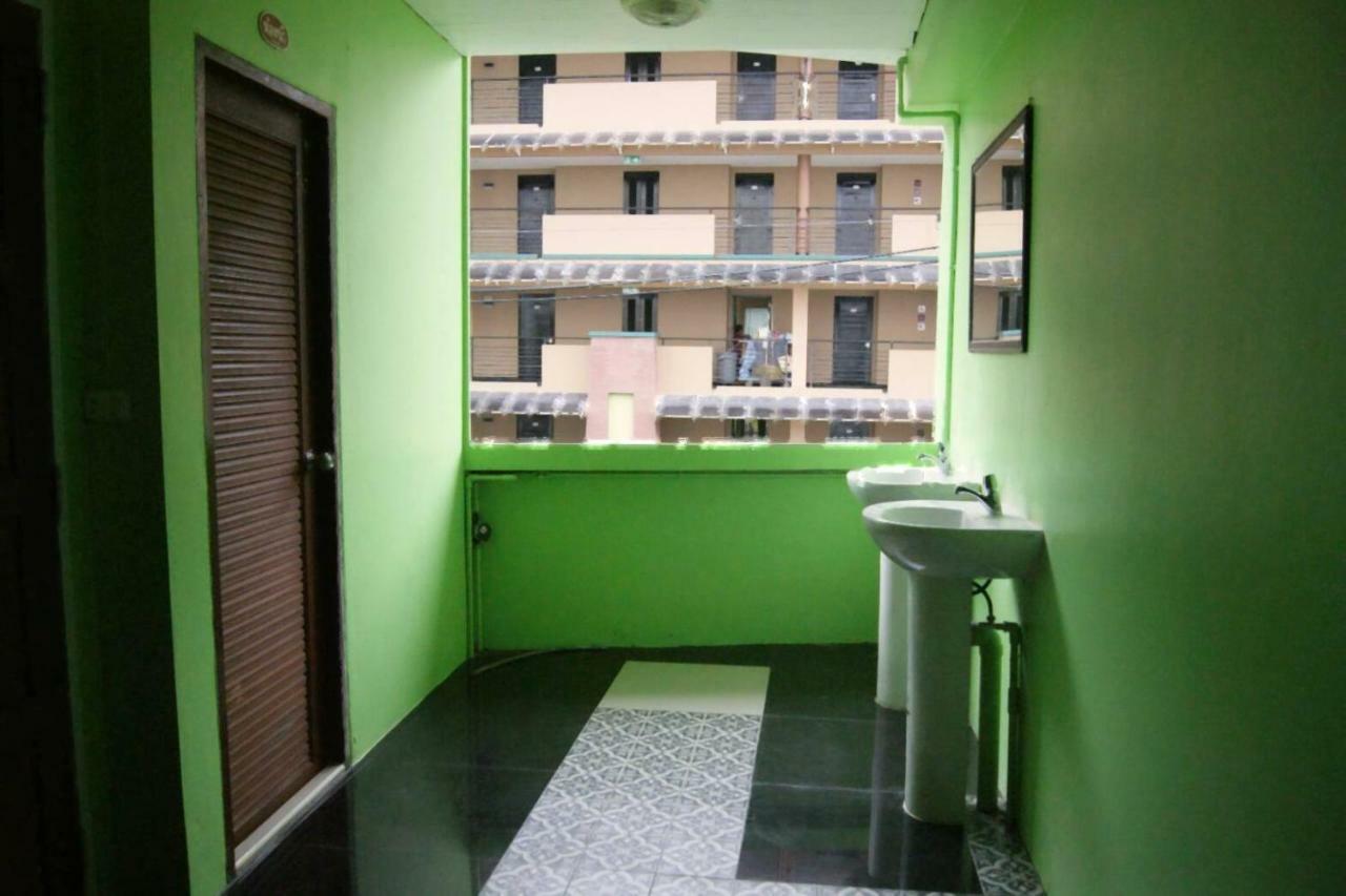 Enrico Hostel Patong Exteriör bild
