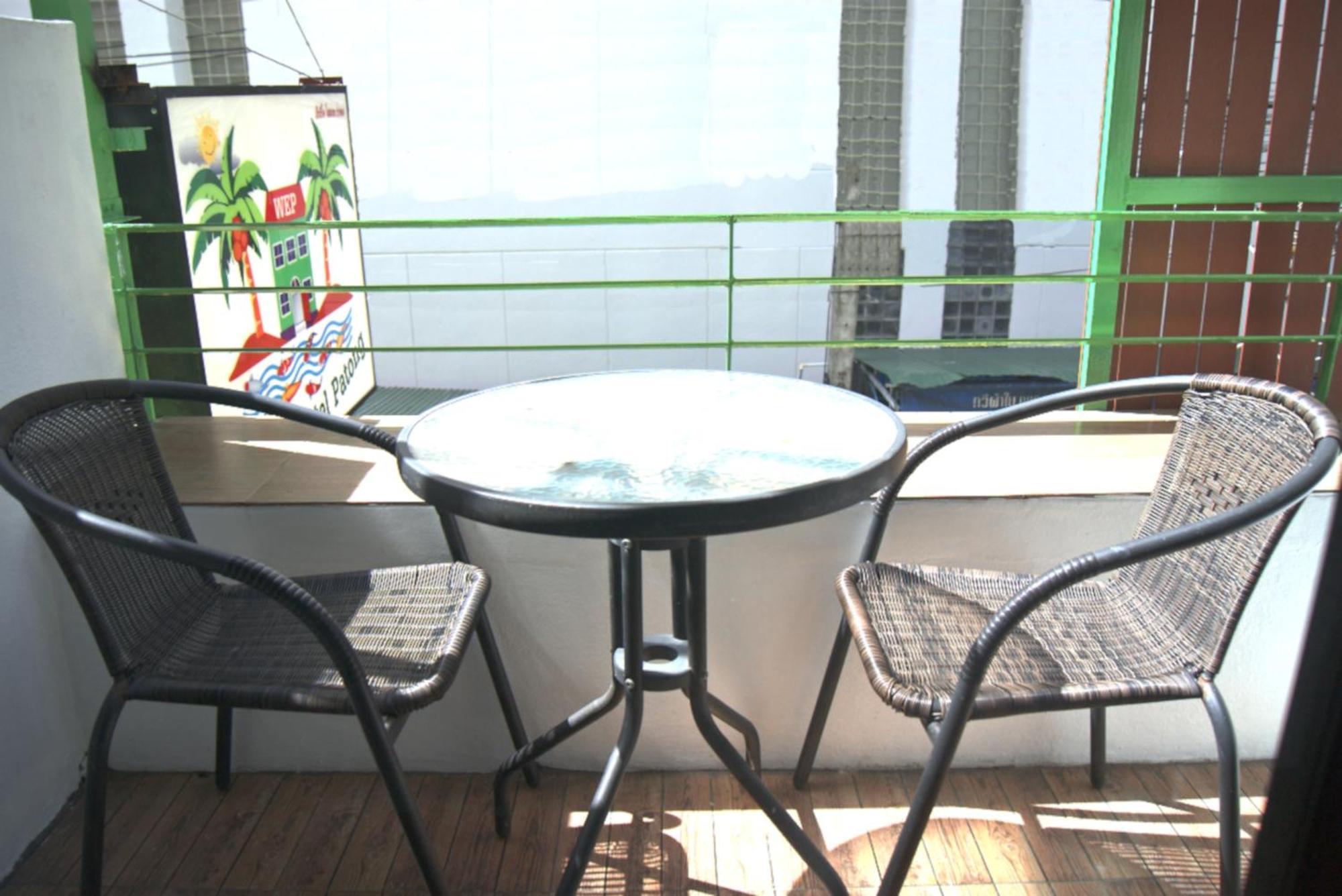 Enrico Hostel Patong Exteriör bild