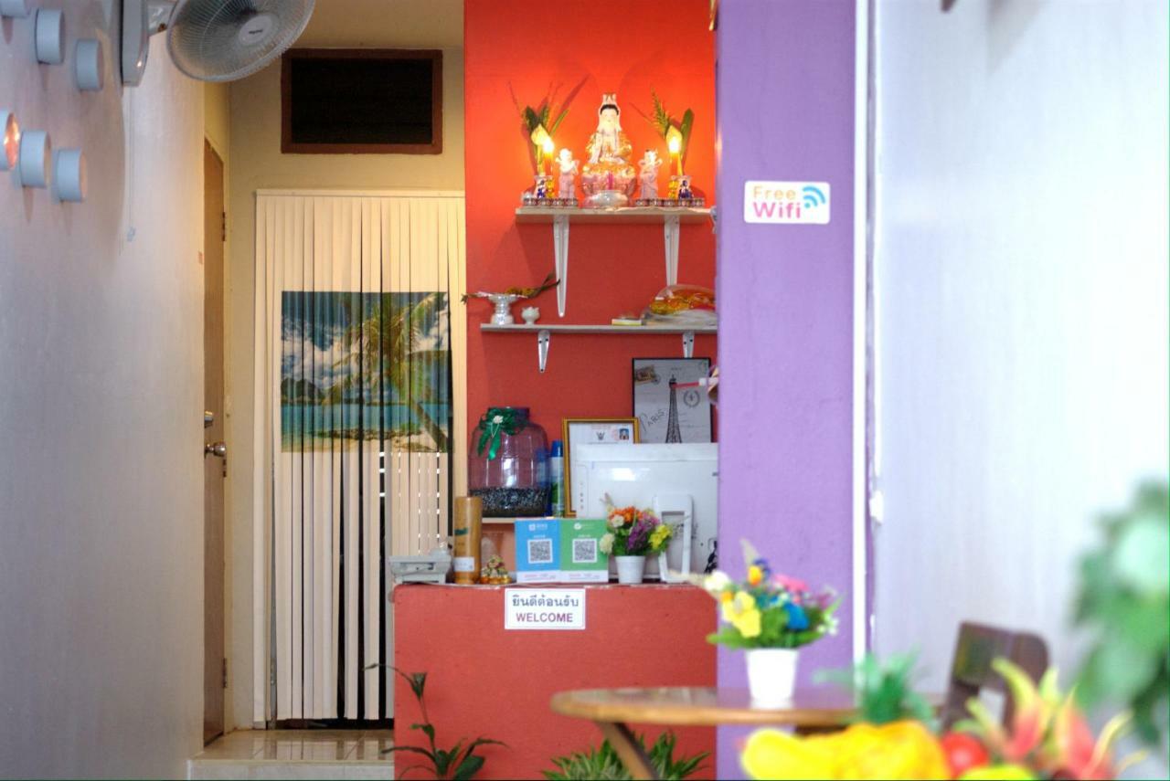 Enrico Hostel Patong Exteriör bild