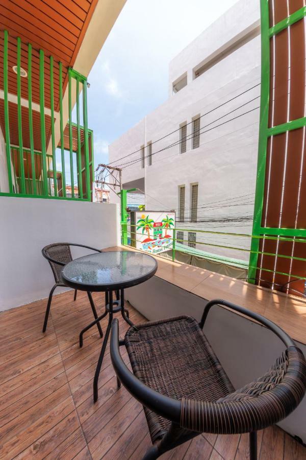 Enrico Hostel Patong Exteriör bild