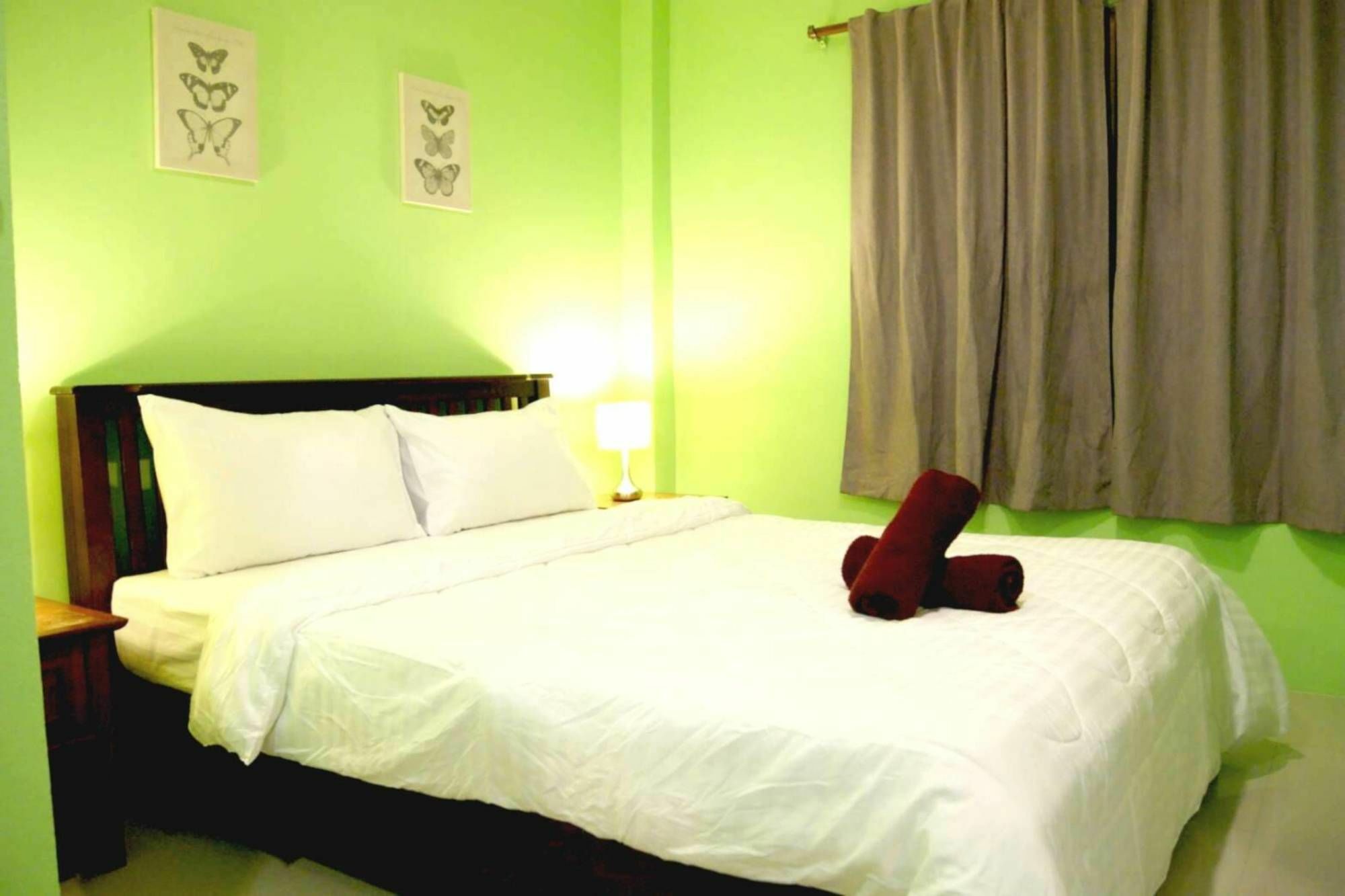 Enrico Hostel Patong Exteriör bild